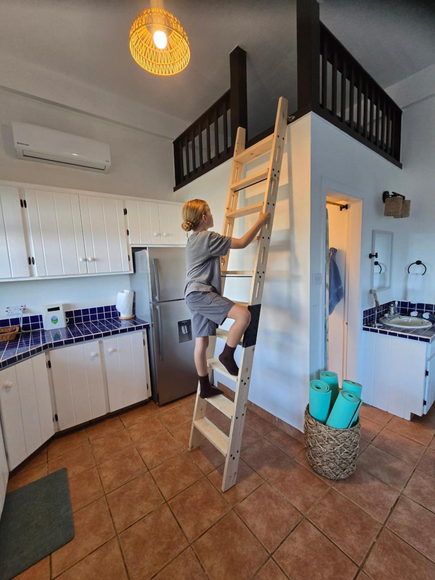 Hodges Bay House Apartman Calibishie Kültér fotó